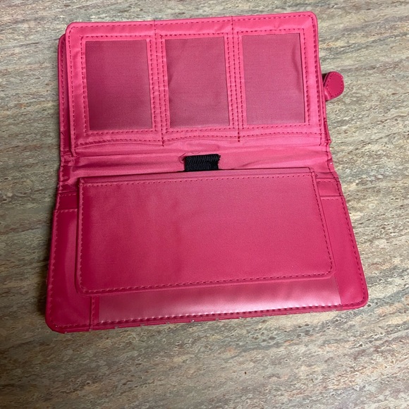 M.e.n.u Skull head duffel bag with pink wallet - Picture 12 of 16